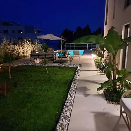 With Private Pool * 스플리트