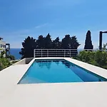 Apartamento With Private Pool