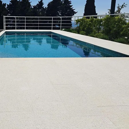 With Private Pool * Split