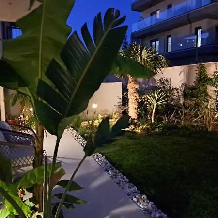 With Private Pool *