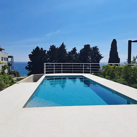 Apartment With Private Pool