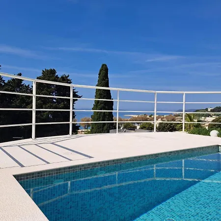 With Private Pool * Split