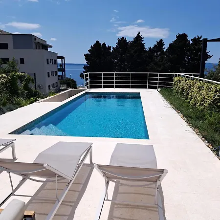 With Private Pool *