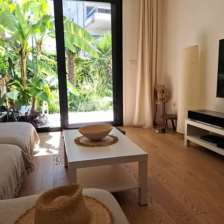 Apartment With Private Pool Split