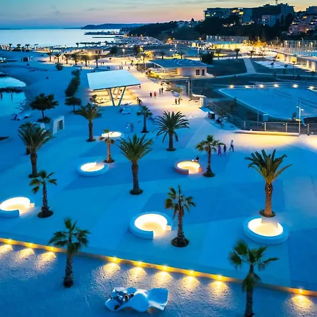 With Private Pool 아파트 *