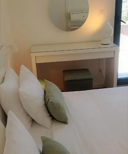 With Private Pool 스플리트