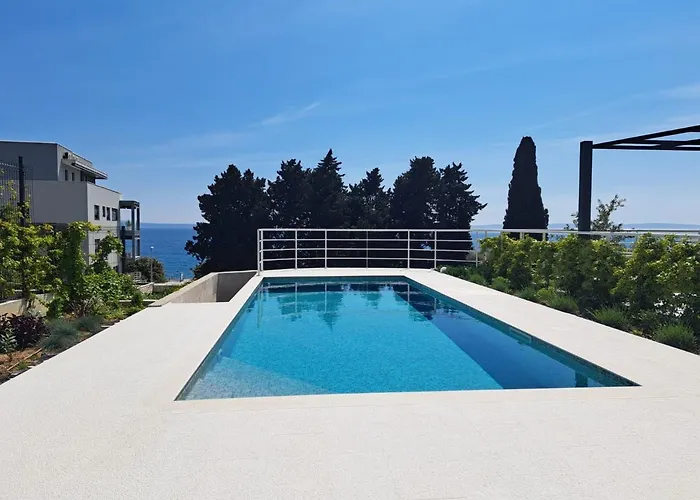 아파트 With Private Pool