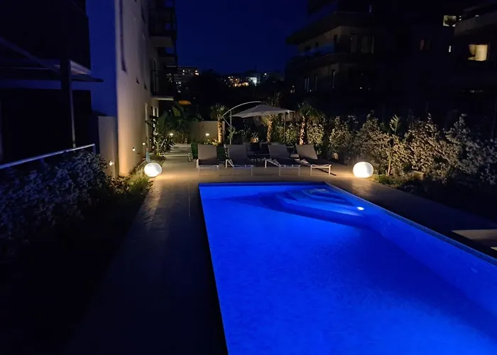 아파트 With Private Pool