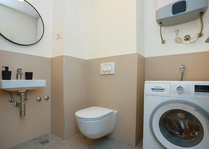 With Private Pool 아파트